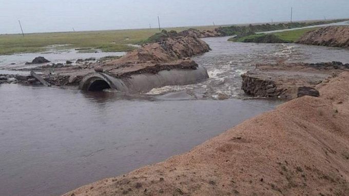 В районе Бурятии вывезли людей с заимок, окруженных водой