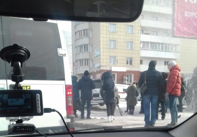 В Улан-Удэ из-за бесхозной сумки оцепили отделение Сбербанка
