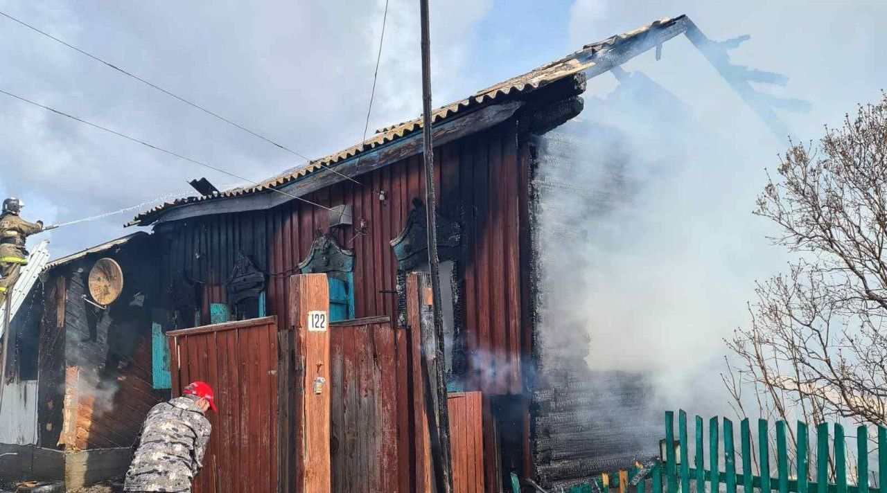 Спрятались в шкафу. Трое детей погибли на пожаре в Бурятии