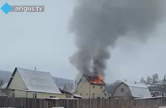 Улан удэ пожар гвоздь. Пожар в Улан Удэ Вахмистрово. Пожар в Тарбагатае. Пожар в Тарбагатайском районе. Вахмистрово Бурятия пожары 2020.