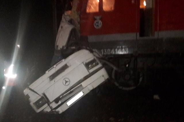 Во Владимирской области при столкновении автобуса и поезда погибли 19 человек