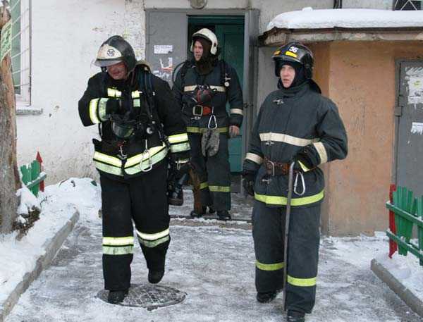 В г.Северобайкальск 74 человека эвакуировано при пожаре, двое пострадало