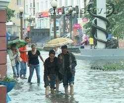 Дождь, как стихийное бедствие для Улан-Удэ: наводнения на дорогах, потопы в квартирах и перебои со светом