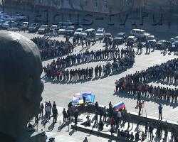 Поехали! В Улан-Удэ прошел флешмоб, посвященный юбилею исторического полета Юрия Гагарина