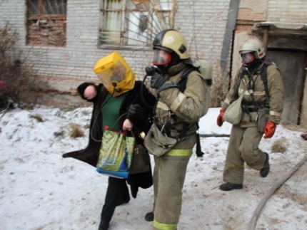 В Улан-Удэ пожарные спасли двух женщин