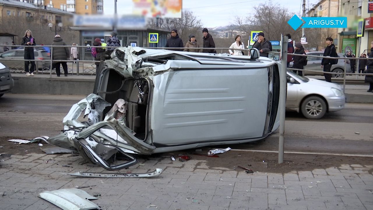 Стали известны подробности жесткого ДТП на Саянах