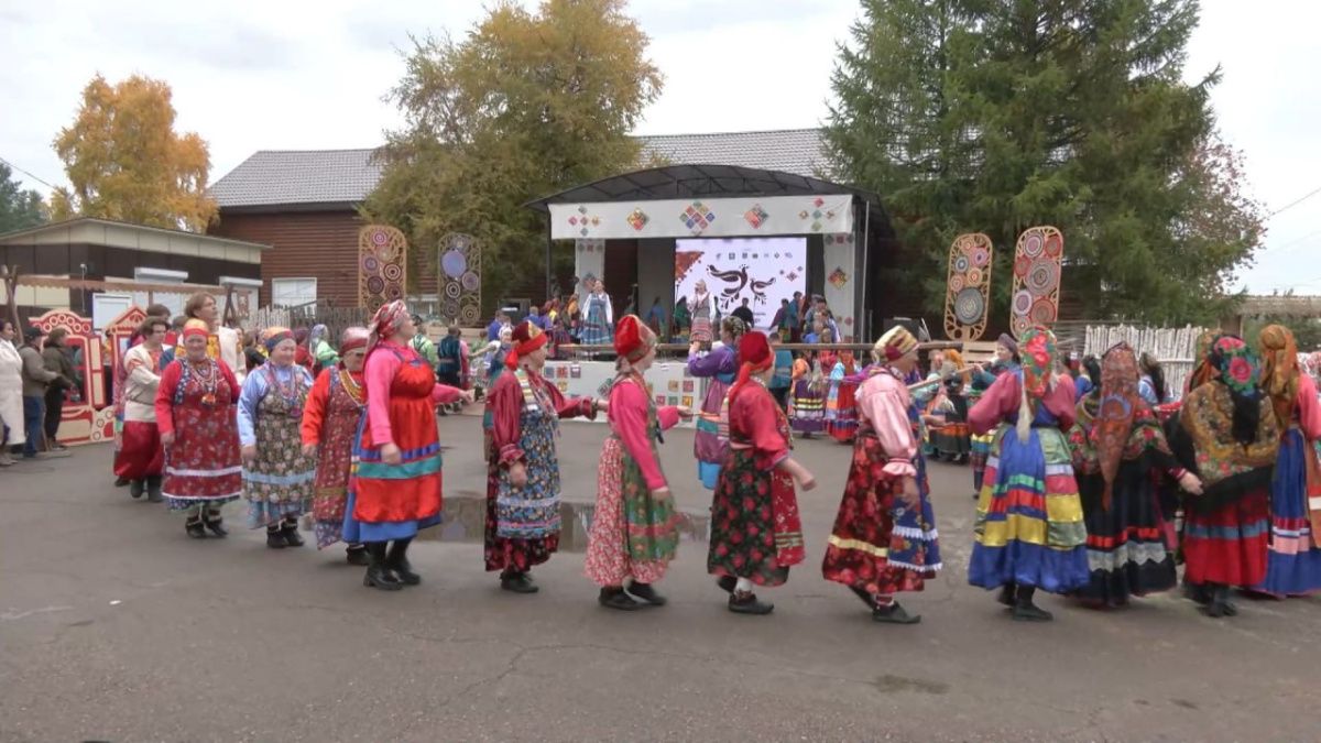 Иван Купала: Зачем плести венки и прыгать через костер