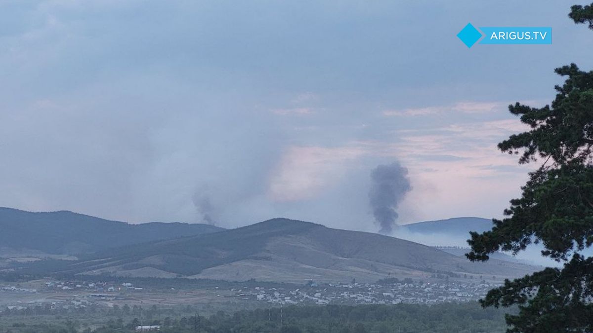 Крупный лесной пожар продолжают тушить в пригороде Улан-Удэ