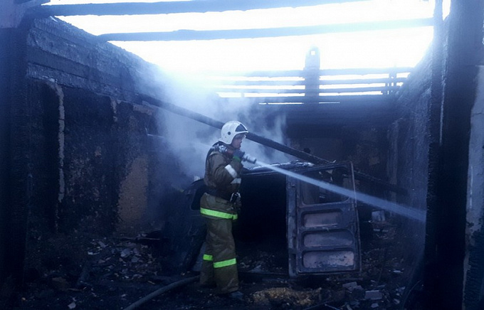 Квартиру, дом и автомобиль подожгли в Бурятии (ФОТО)