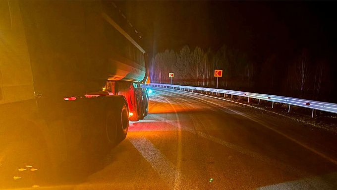 Пожилой пассажир получил травмы в аварии с фурой на трассе Бурятии