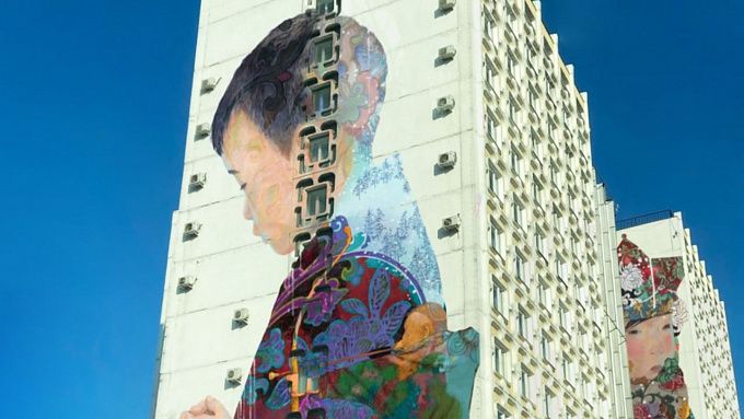 Здание в центре Улан-Удэ украсит 40-метровый мурал авторства Зорикто Доржиева 