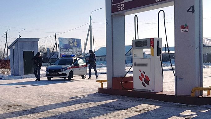 Мужчина с потерей памяти устроил дебош на автозаправке в Бурятии