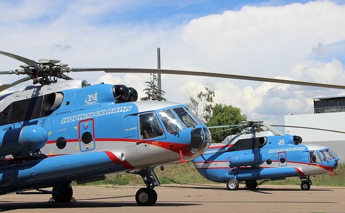 Два вертолета Улан-Удэнского авиазавода передали заполярной авиакомпании