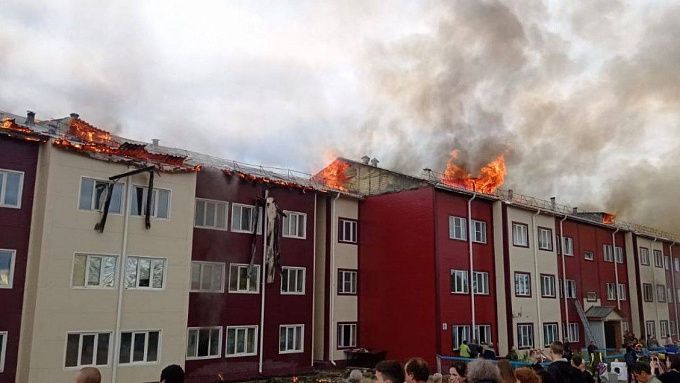 Огонь повредил 15 квартир на севере Бурятии