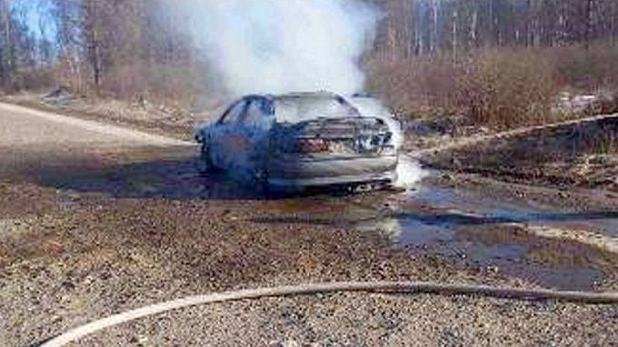 В Бурятии на трассе сгорел автомобиль