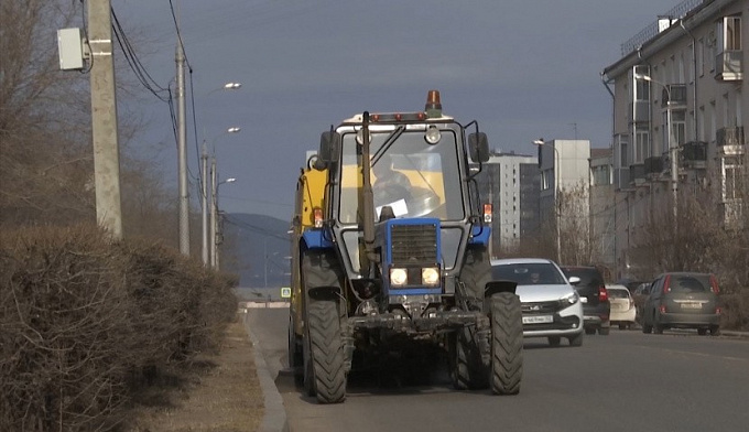 В Улан-Удэ дороги и тротуары очистят от песка