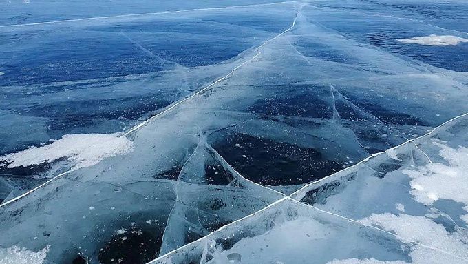 Спасатели Бурятии рассказали, почему лед в марте смертельно опасен