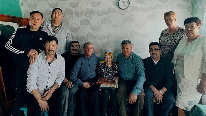 Ветеран труда отметила 90-летие в Бурятии