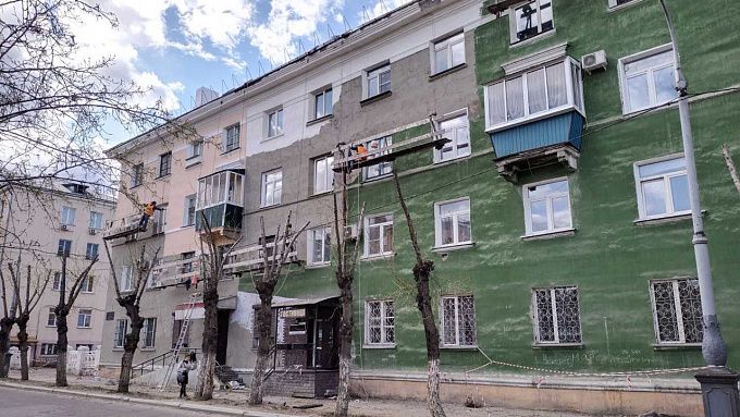 В Улан-Удэ решили перекрасить знаменитый зеленый дом