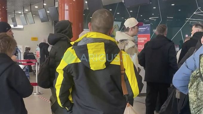 Пассажиры рейса Улан-Удэ-Хабаровск не могут улететь уже несколько часов