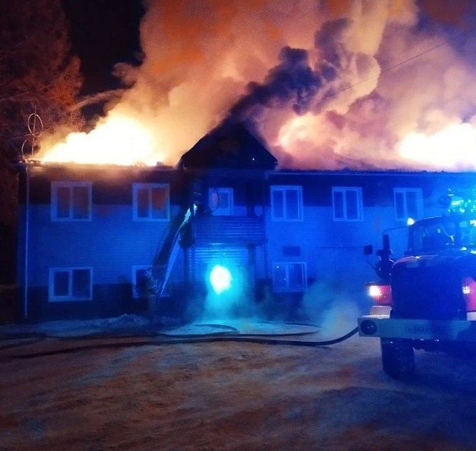 Горит здание лесхоза в районе Бурятии