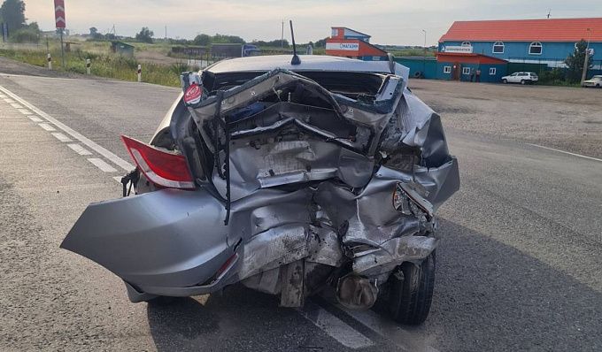 В Бурятии водитель «Мазды» на скорости влетел в другой автомобиль
