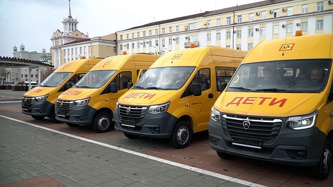 Буряад ороной һургуулинуудта шэнэ автобусуудай түлхюурнүүдые барюулаа