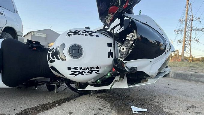 «Лэнд Крузер» не поделил дорогу с мотоциклом в Улан-Удэ