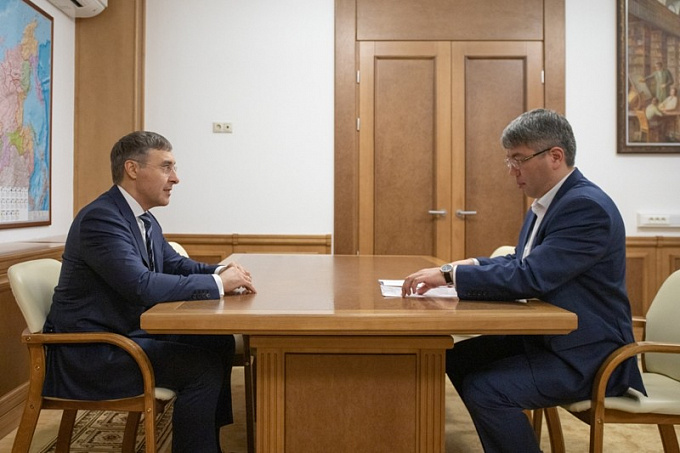 Глава Бурятии встретился с министром науки и высшего образования России