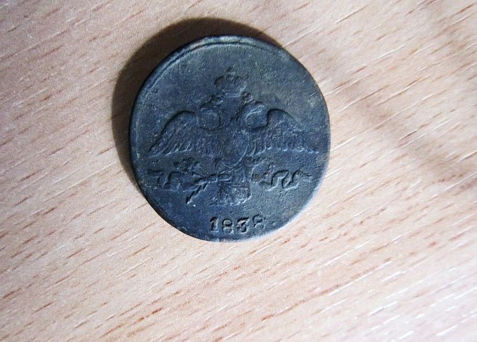 На таможне в Бурятии предотвратили контрабанду старинных монет