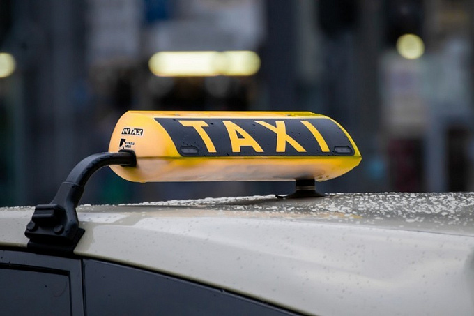 В Бурятии нетрезвая пассажирка повредила такси