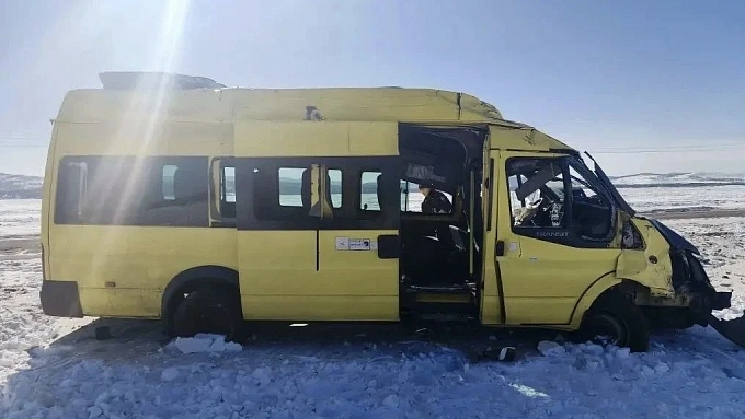 В Бурятии выясняют обстоятельства ДТП с автобусом  