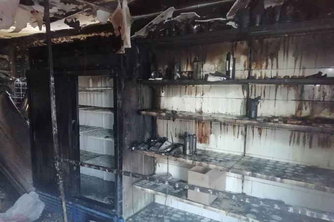 В Бурятии сгорел продуктовый магазин