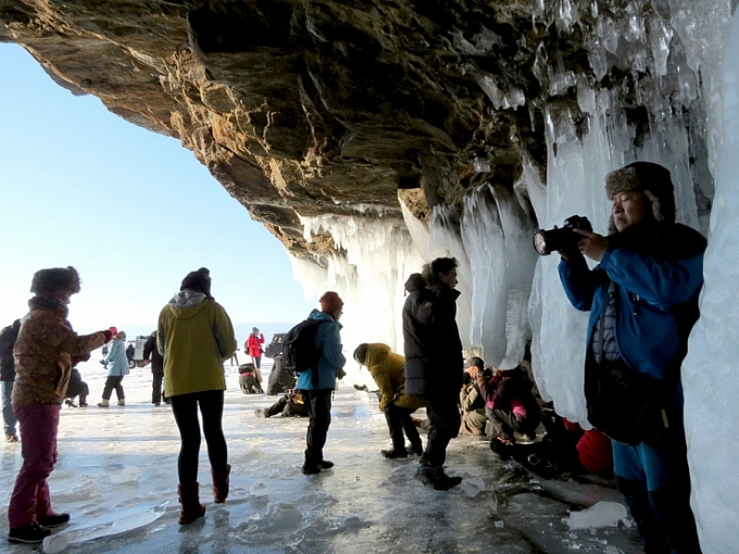 Для китайских туристов разработали памятку о правилах поведения на Байкале