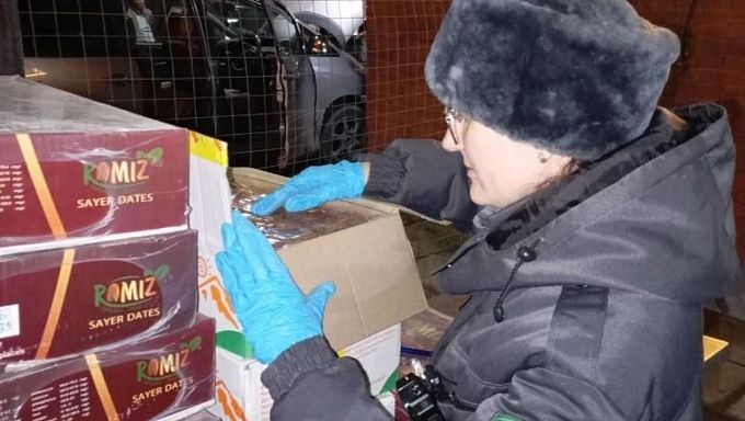 130 кг запрещенки изъяли у иностранки на границе Бурятии