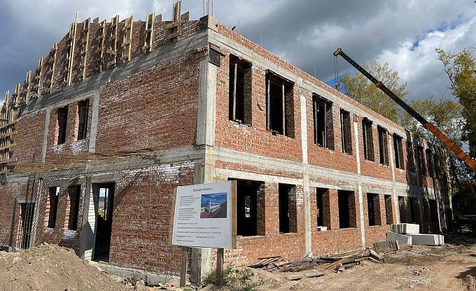В Бурятии строительство школы затянулось из-за нехватки рабочих