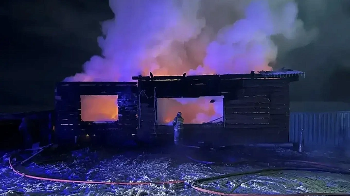 Шесть человек едва не пострадали на пожаре в Бурятии