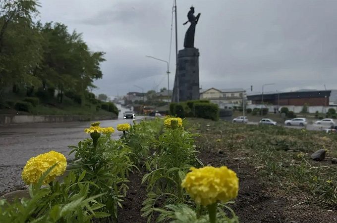 Более 130 тысяч цветов украсили Улан-Удэ