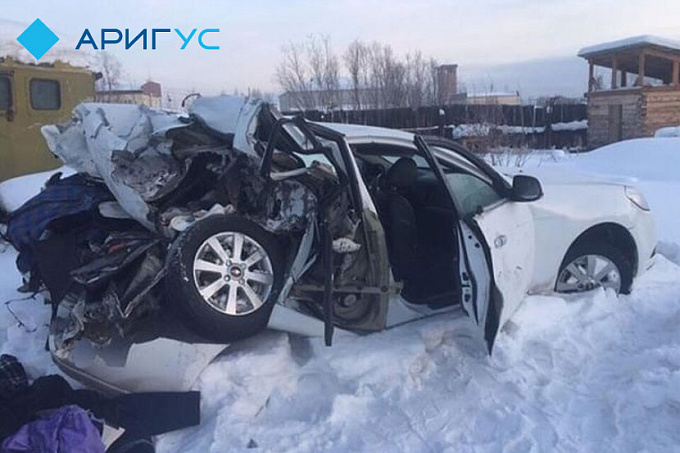 В Иркутской области в ДТП погибла школьница из Бурятии (ФОТО)