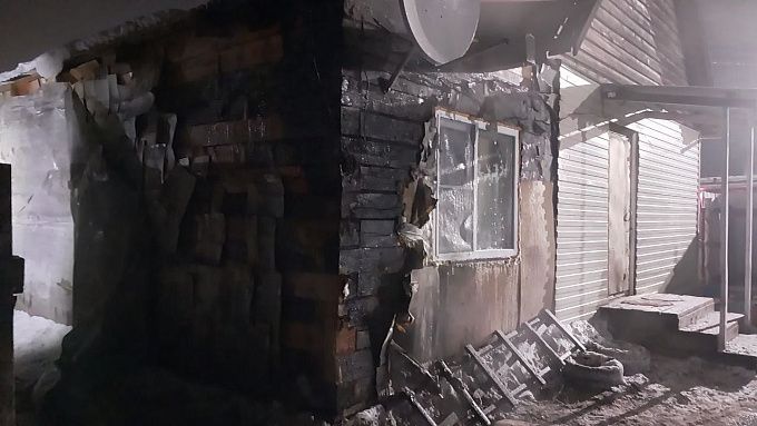 Двухквартирный дом горел в Бурятии Двухквартирный дом горел в Бурятии