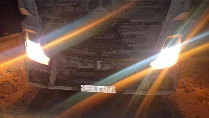 Два «Мерседеса» столкнулись на мосту в Бурятии