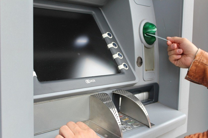 В Улан-Удэ студент снял в банкомате в 18 раз больше положенной суммы