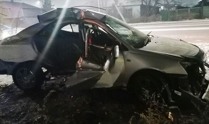 В Улан-Удэ 22-летний водитель «Тойоты» влетел в дерево