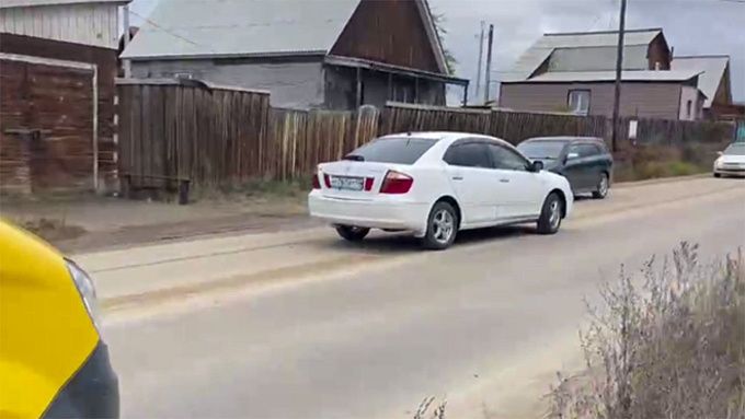 Девочка попала под колеса автомобиля в пригороде Улан-Удэ