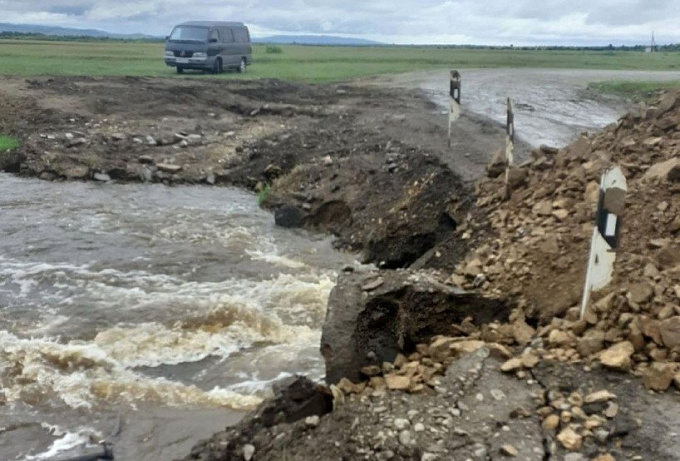 В районе Бурятии размыло объездную дорогу