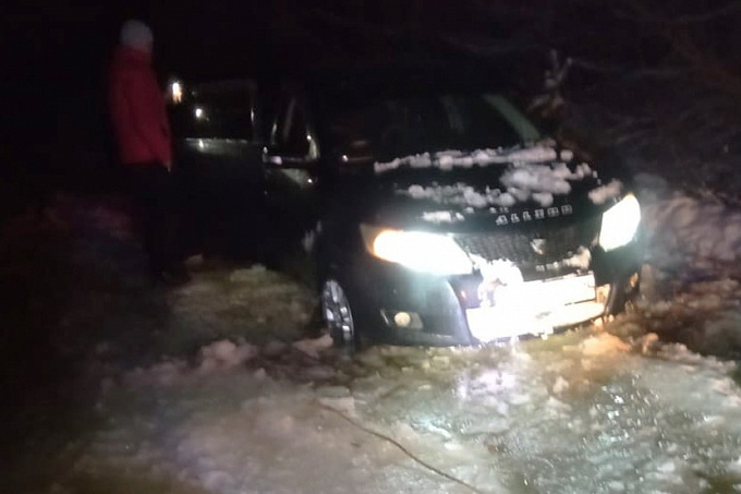 На севере Бурятии автомобиль вновь провалился под лёд