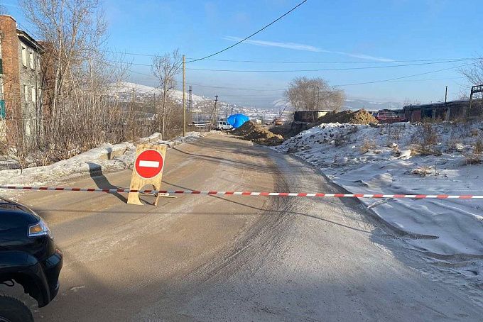 В Улан-Удэ ограничили движение из-за коммунальной аварии