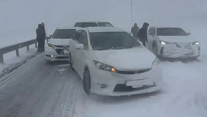 11 машин столкнулись на трассе в Забайкалье
