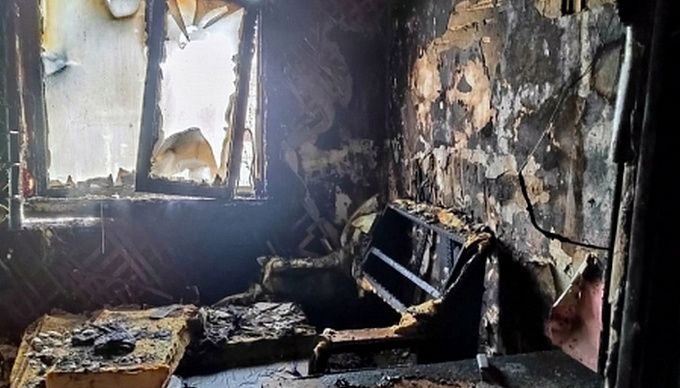 В Улан-Удэ зажигалку нашли на месте очага пожара в квартире, где пострадали мать и пятеро детей