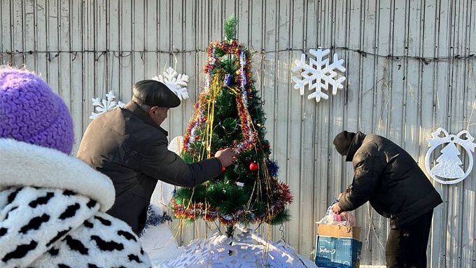 В Улан-Удэ одиноким бабушкам и дедушкам вернули праздник